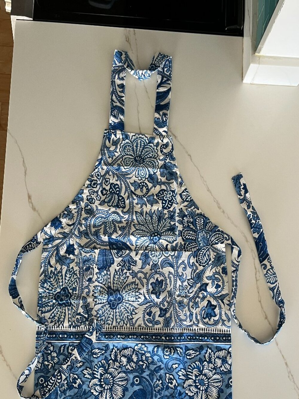 Pacific & Rose Blue & White Block Print Kids Apron NWT
